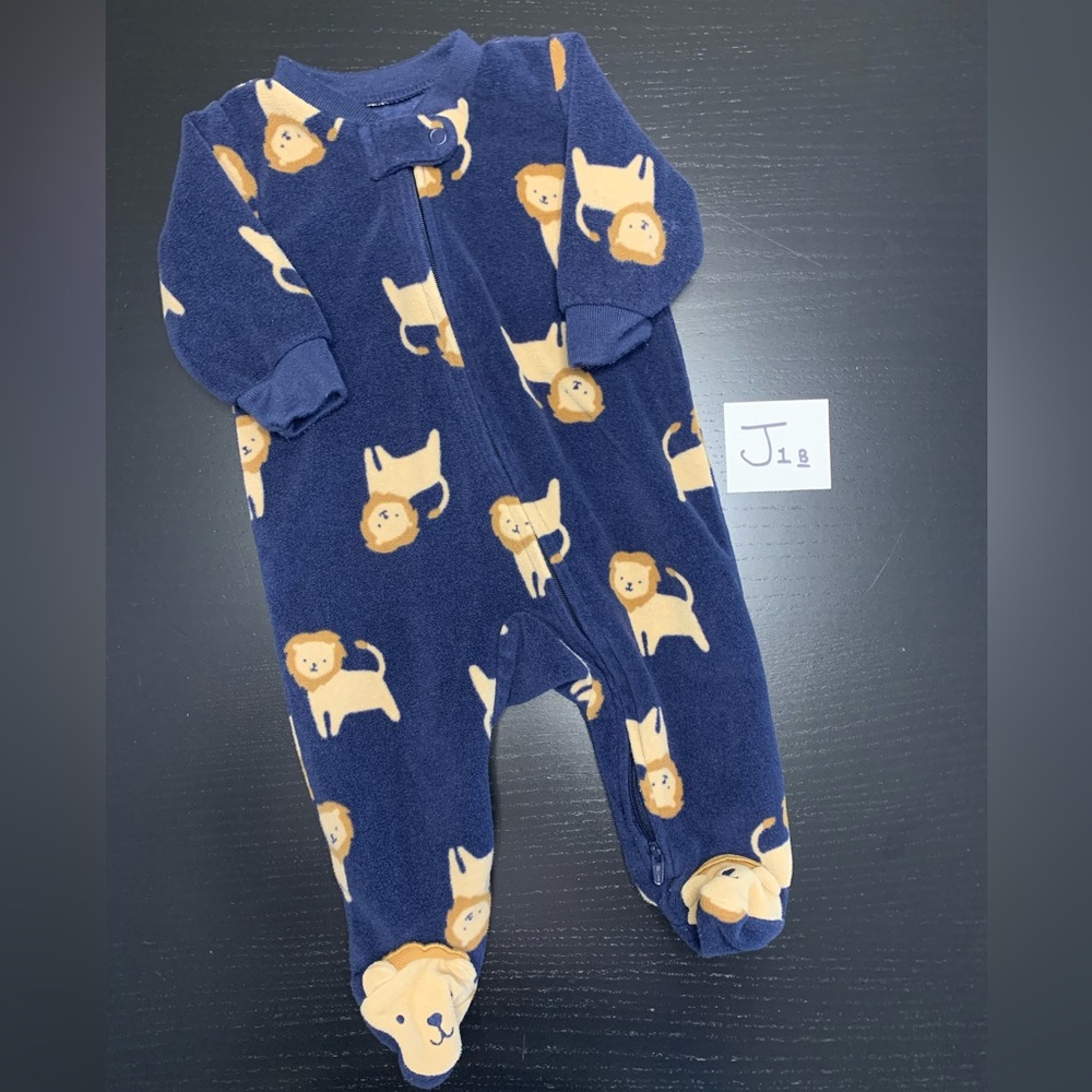 ⭐️2/$11.00⭐️ Carter’s 0-3m Lion Print Fleece Sleeper
